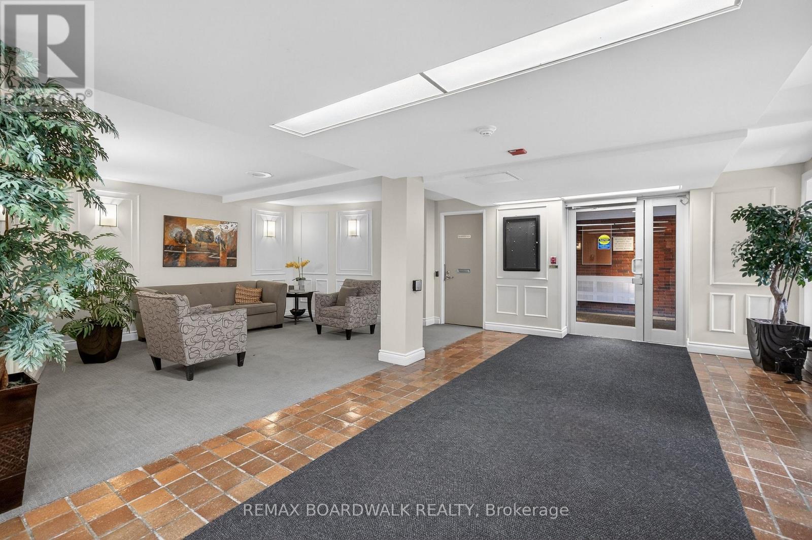 407 - 1356 Meadowlands Drive E, Ottawa, Ontario  K2E 6K6 - Photo 2 - X12944830