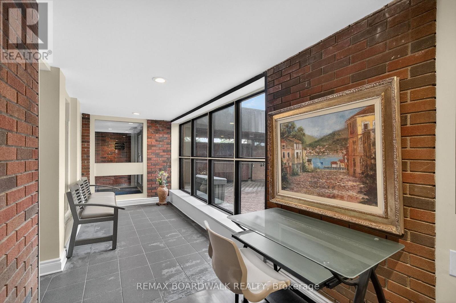 407 - 1356 Meadowlands Drive E, Ottawa, Ontario  K2E 6K6 - Photo 3 - X12944830