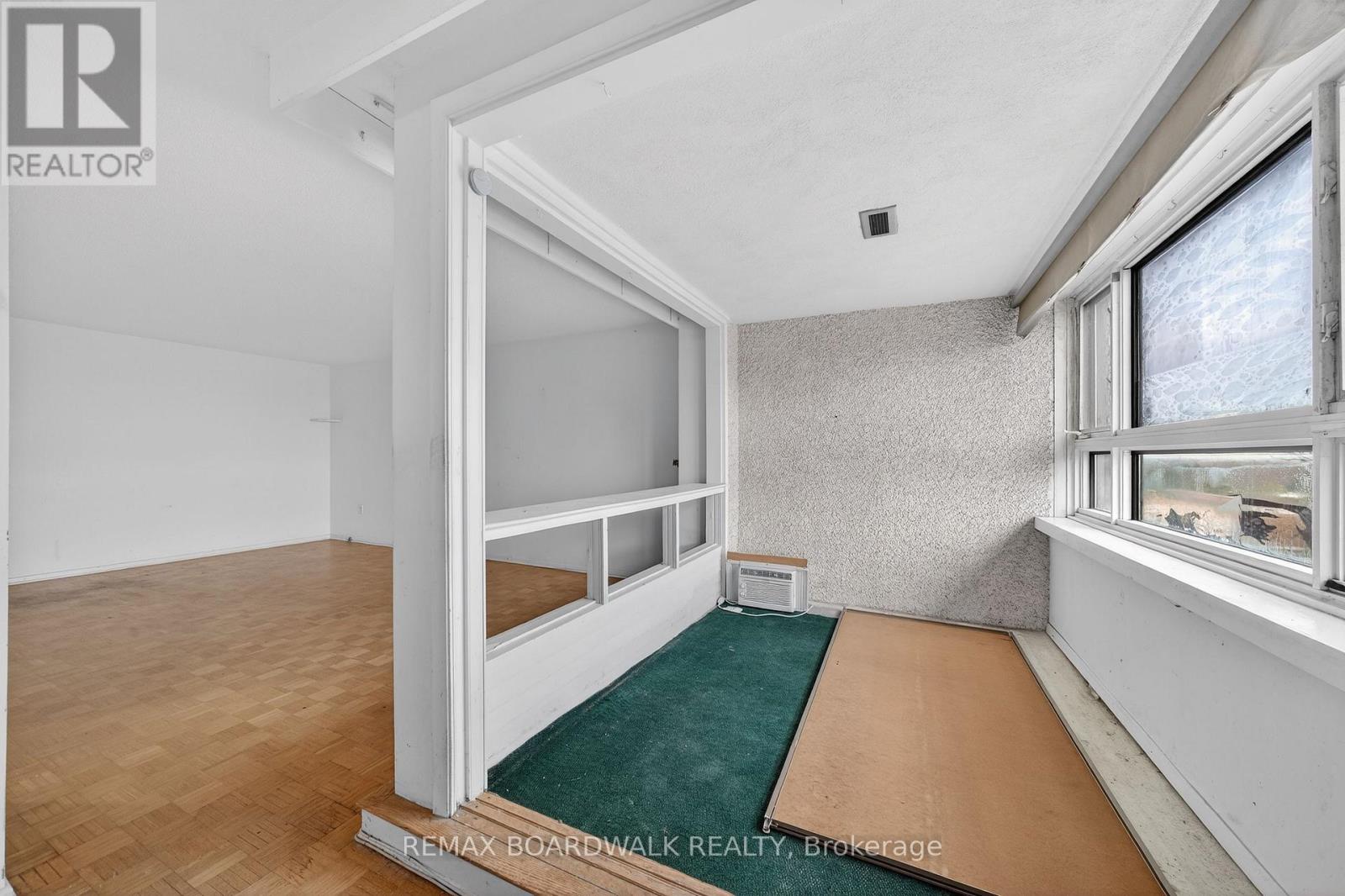 407 - 1356 Meadowlands Drive E, Ottawa, Ontario  K2E 6K6 - Photo 8 - X12944830