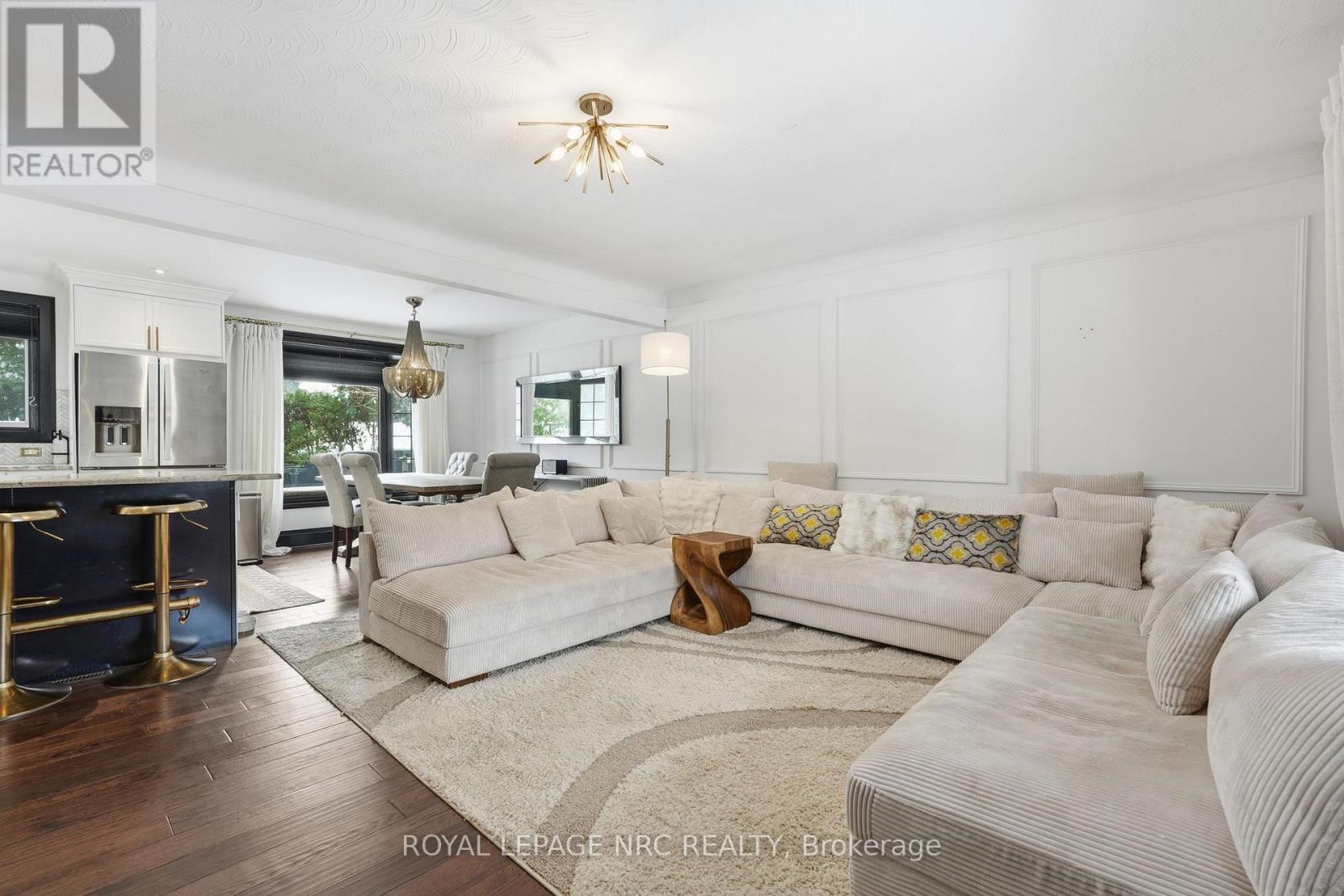 13 Upper Canada Drive, Niagara-On-The-Lake, Ontario  L0S 1J0 - Photo 4 - X12944876