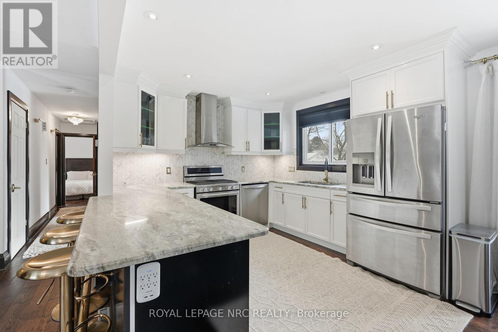 13 Upper Canada Drive, Niagara-On-The-Lake, Ontario  L0S 1J0 - Photo 6 - X12944876