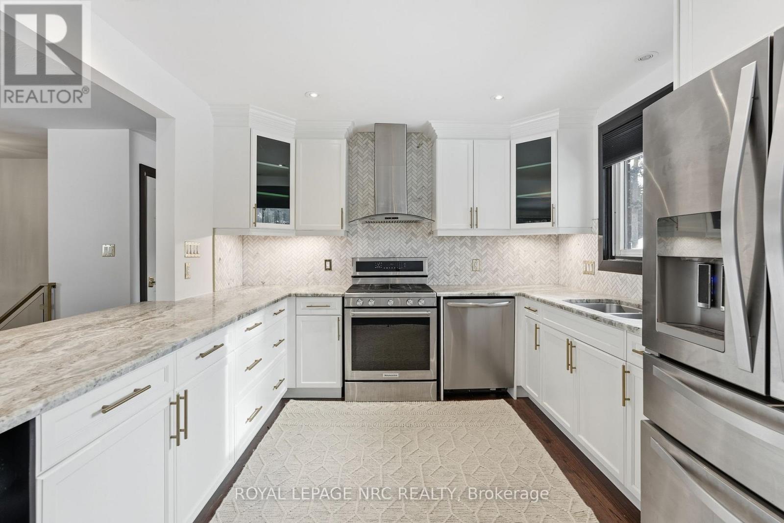 13 Upper Canada Drive, Niagara-On-The-Lake, Ontario  L0S 1J0 - Photo 7 - X12944876