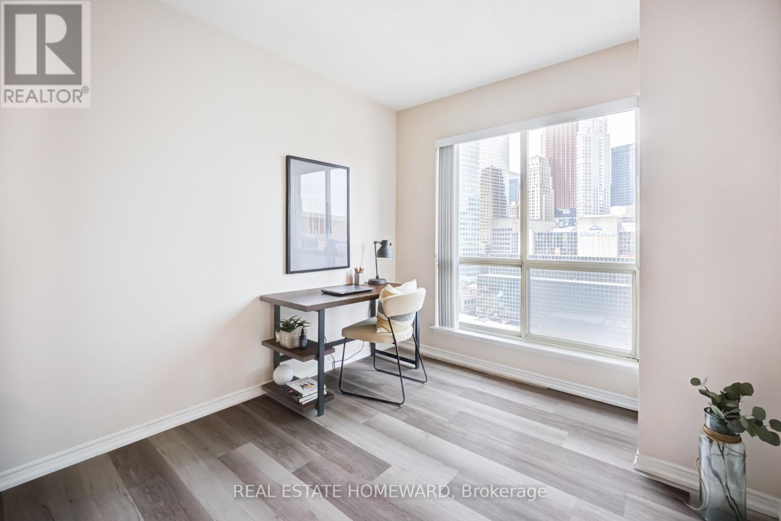 1712 - 25 The Esplanade, Toronto, Ontario  M5E 1W5 - Photo 7 - C12943240