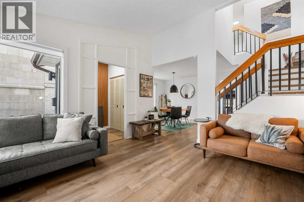 55 Coach Gate Way Sw, Calgary, Alberta  T3H 1L7 - Photo 2 - A2280840