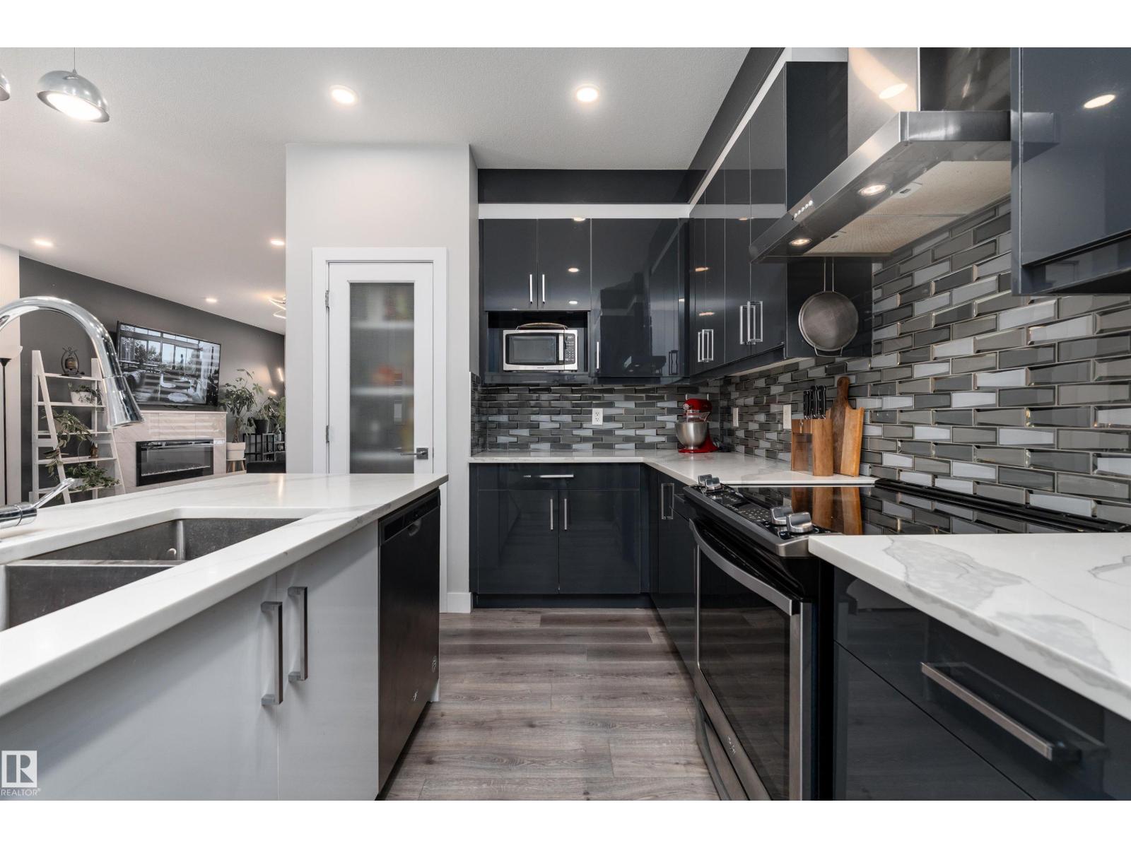 9338 Pear Li Sw, Edmonton, Alberta  T6X 2V9 - Photo 10 - E4480023