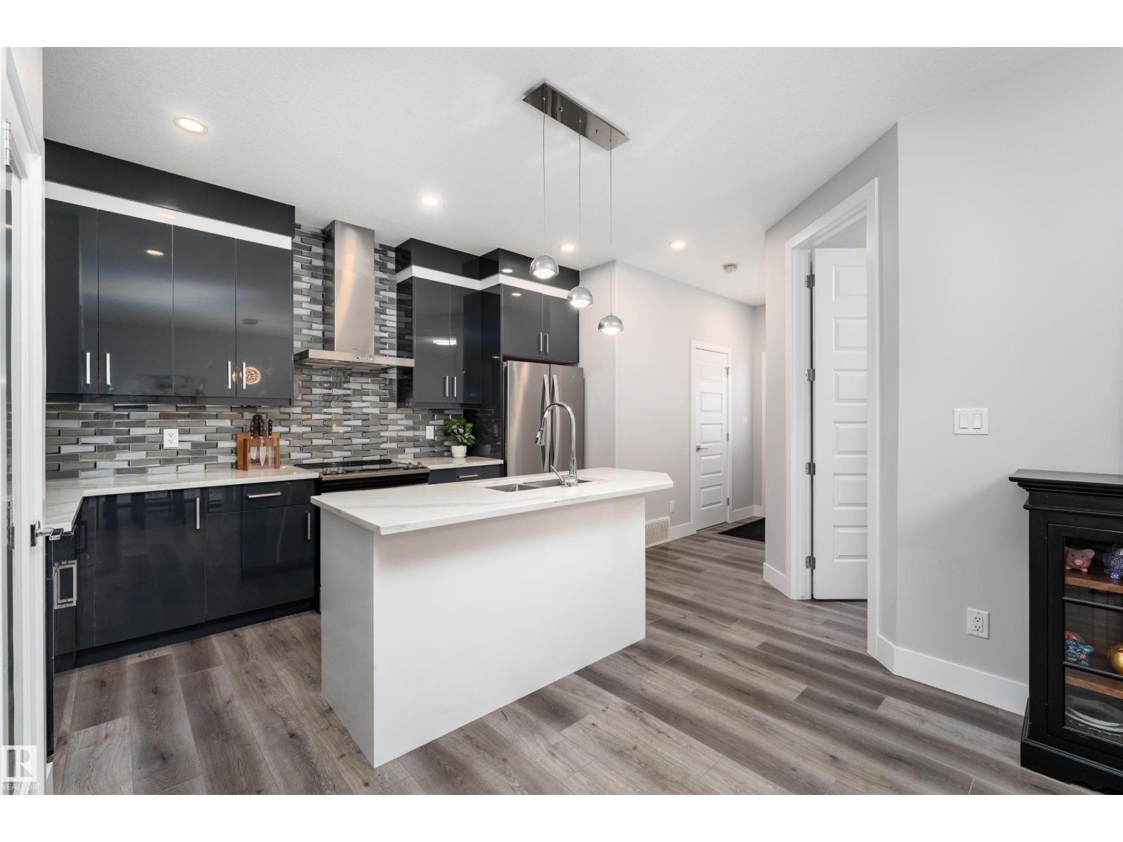 9338 Pear Li Sw, Edmonton, Alberta  T6X 2V9 - Photo 8 - E4480023