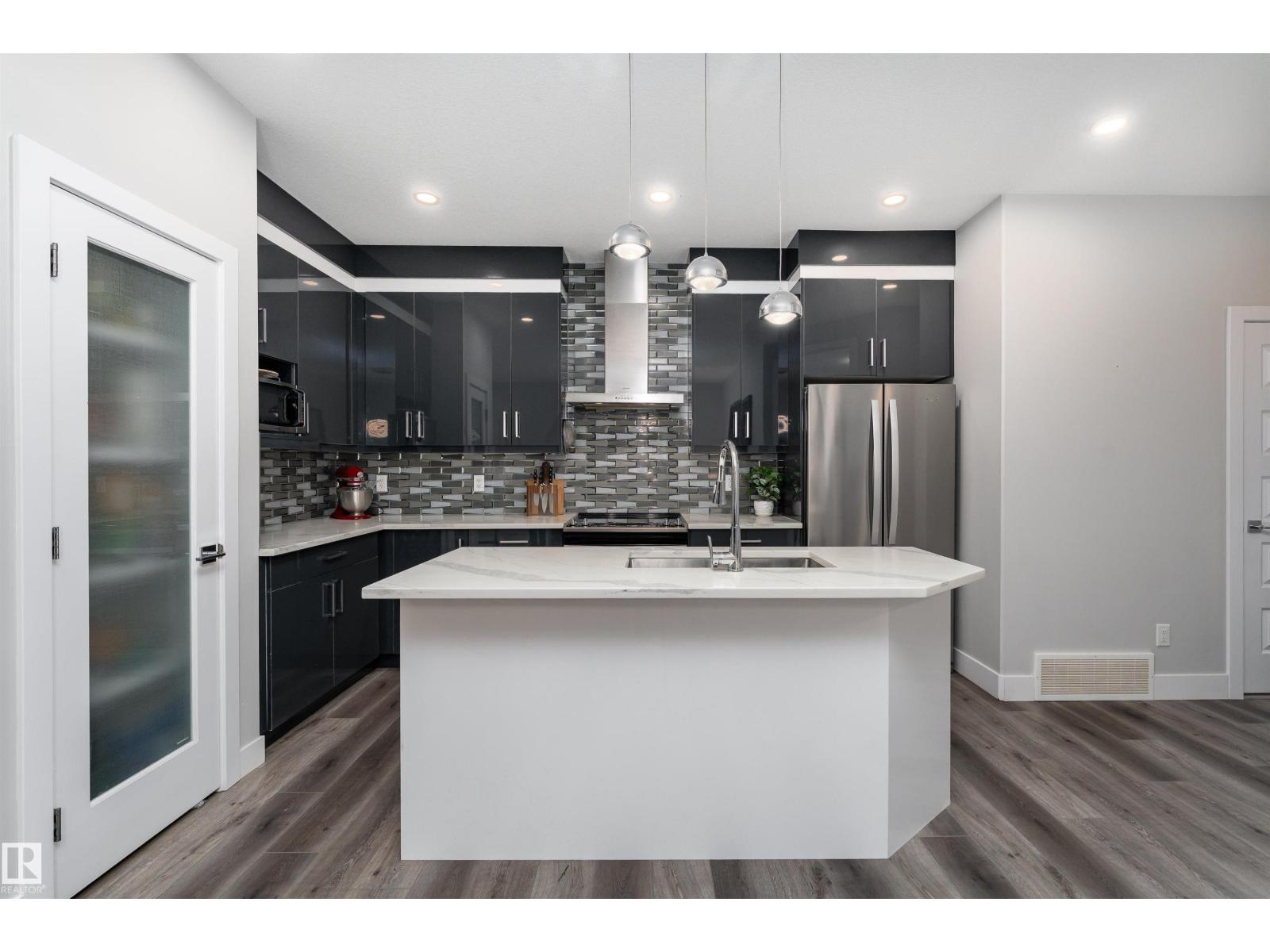 9338 Pear Li Sw, Edmonton, Alberta  T6X 2V9 - Photo 9 - E4480023