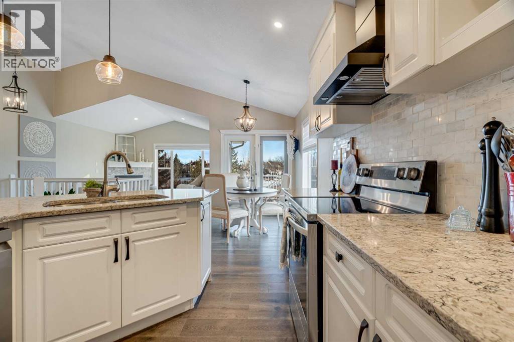 701 Cimarron Close, Okotoks, Alberta  T1S 1X3 - Photo 15 - A2297473