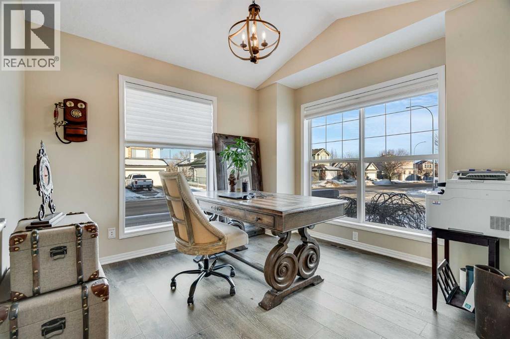 701 Cimarron Close, Okotoks, Alberta  T1S 1X3 - Photo 5 - A2297473