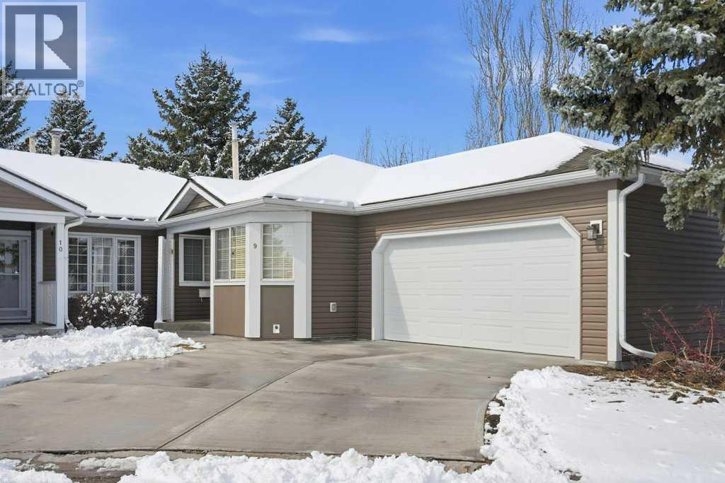 9 Douglasbank Gardens SE, Calgary, Alberta