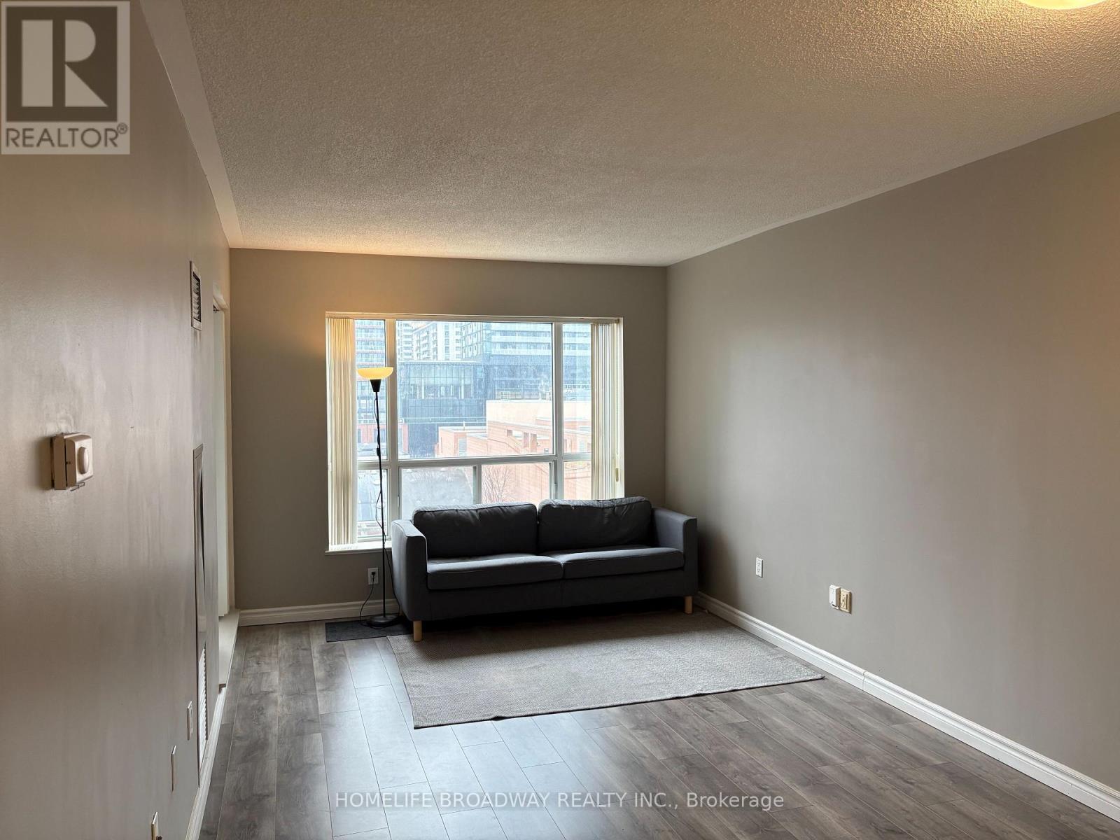 702 - 889 Bay Street, Toronto, Ontario  M5S 3K5 - Photo 5 - C12944682