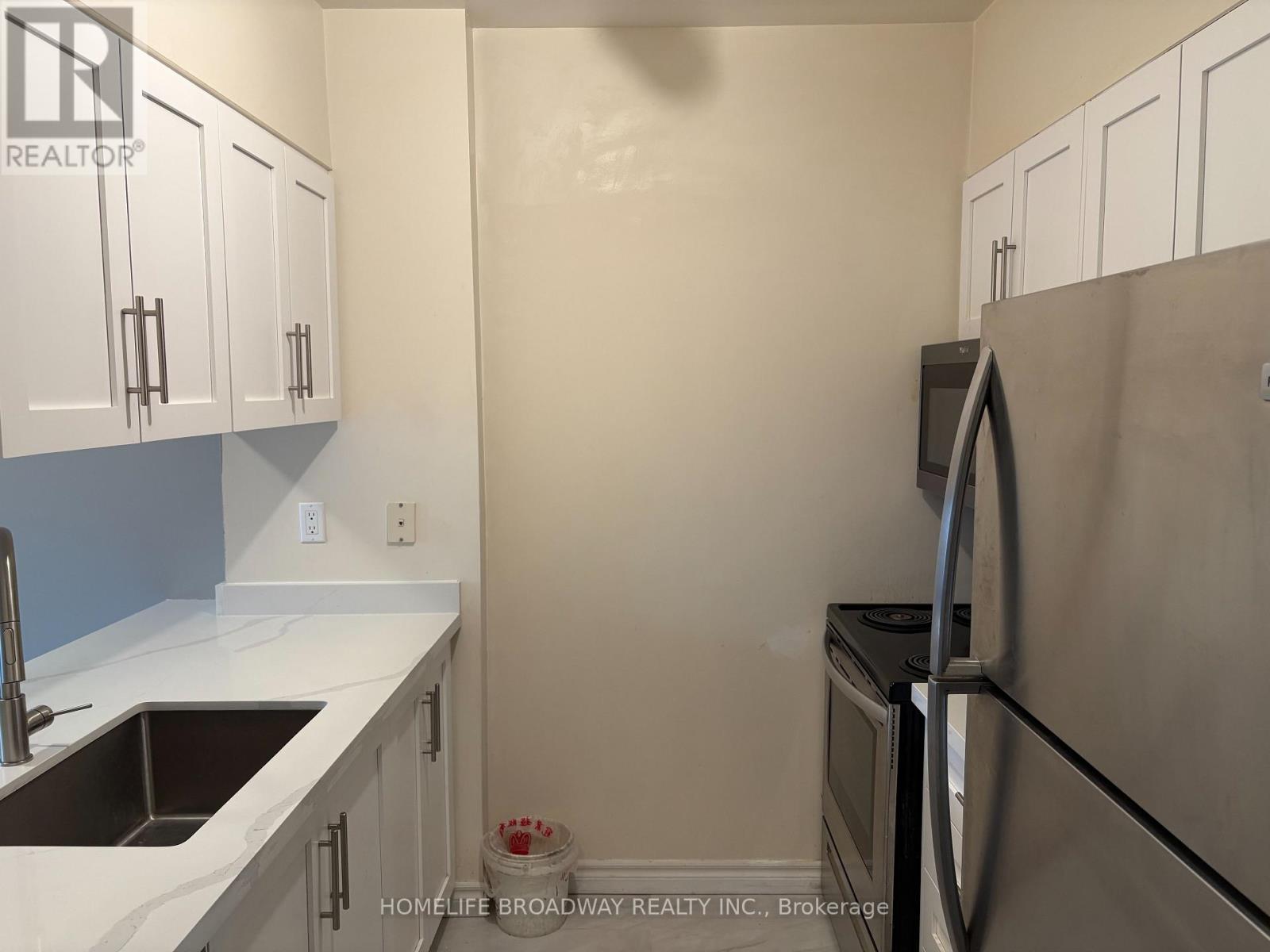 702 - 889 Bay Street, Toronto, Ontario  M5S 3K5 - Photo 6 - C12944682