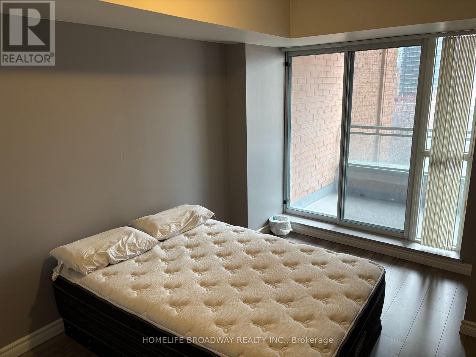 702 - 889 Bay Street, Toronto, Ontario  M5S 3K5 - Photo 7 - C12944682