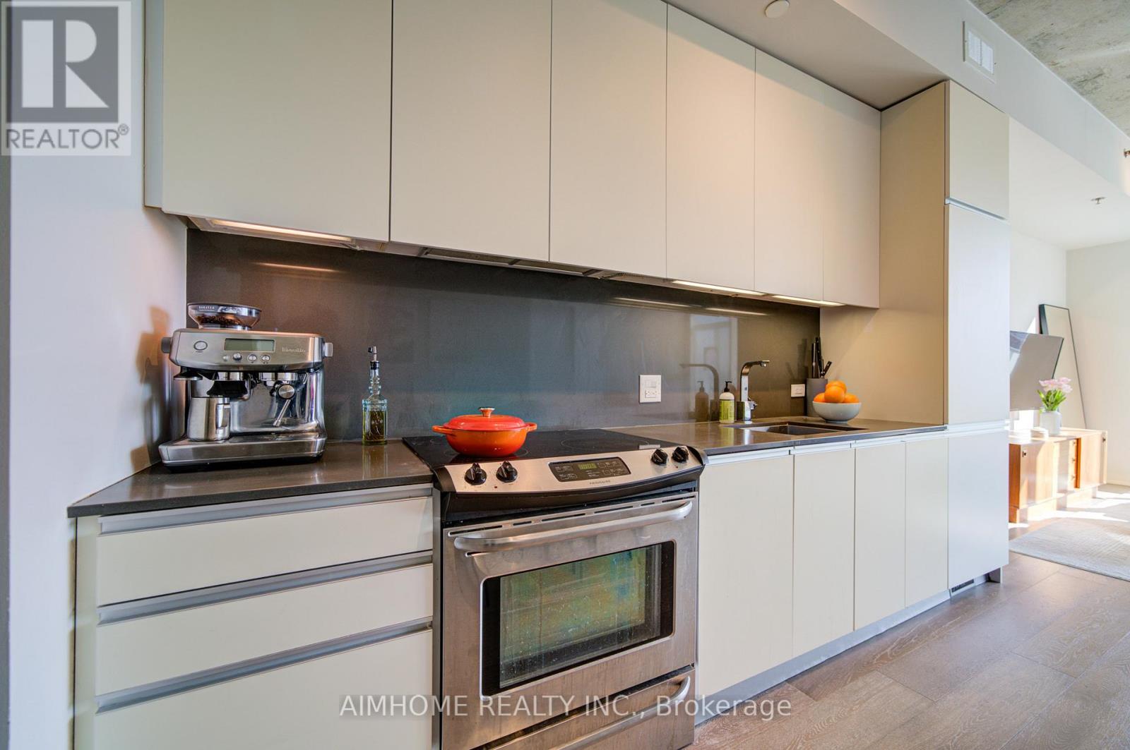 610 - 8 Gladstone Avenue, Toronto, Ontario  M6J 3K6 - Photo 11 - C12944688