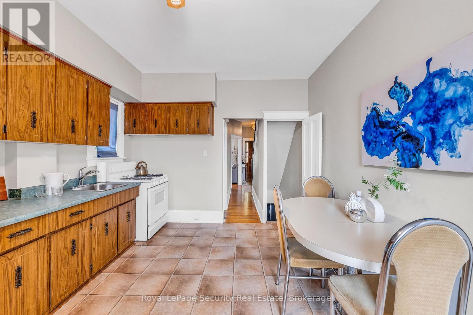 667 Ossington Avenue, Toronto, Ontario  M6G 3T6 - Photo 13 - C12944774