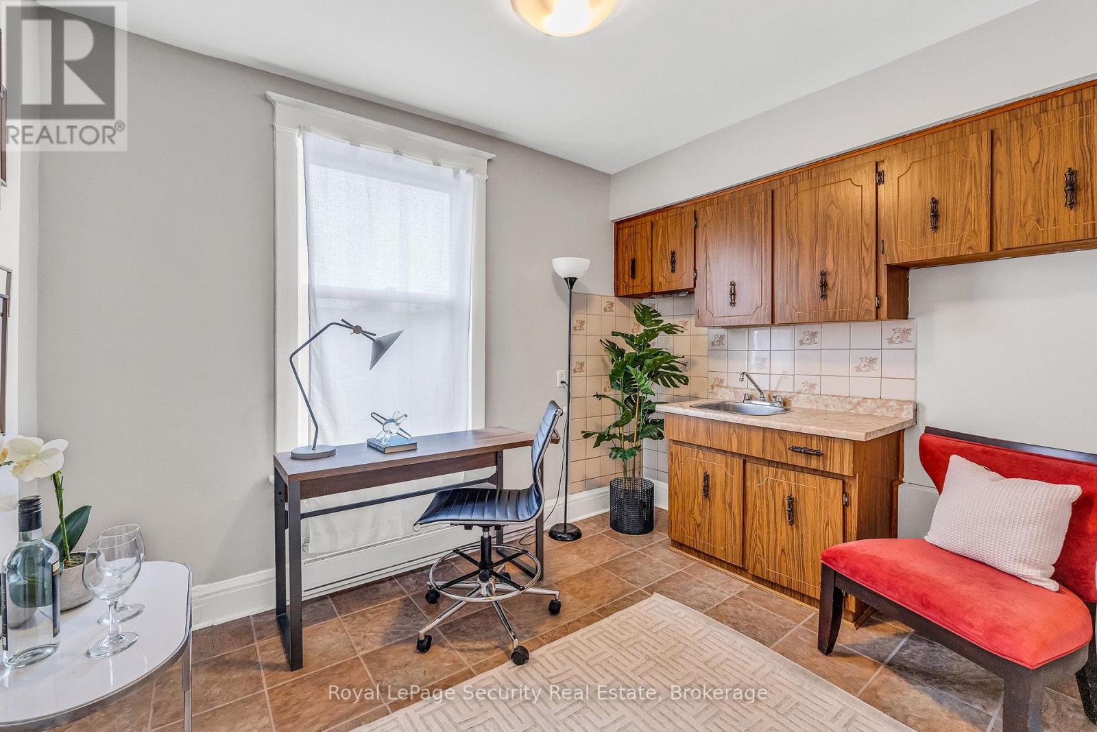 667 Ossington Avenue, Toronto, Ontario  M6G 3T6 - Photo 19 - C12944774