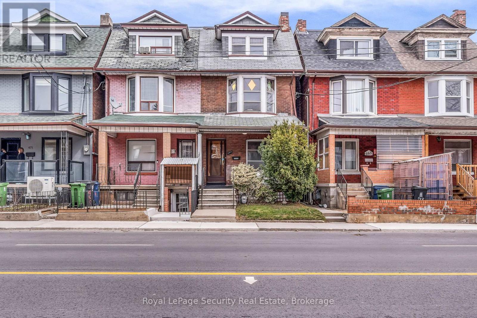 667 Ossington Avenue, Toronto, Ontario  M6G 3T6 - Photo 2 - C12944774