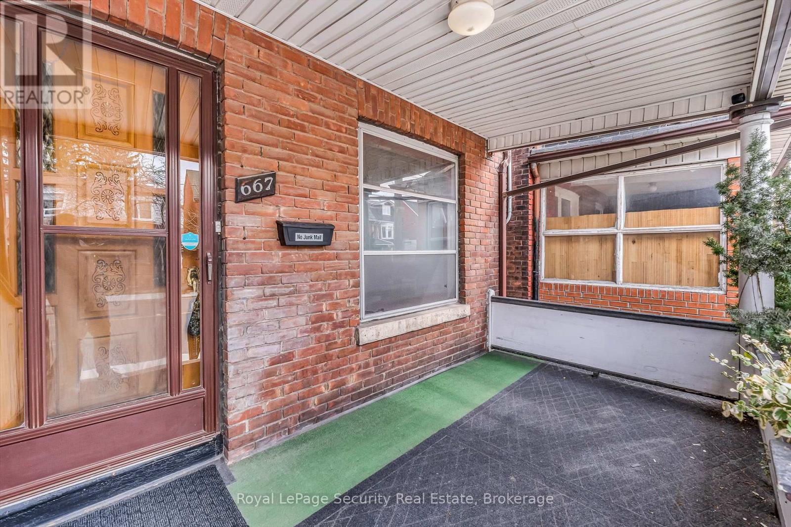 667 Ossington Avenue, Toronto, Ontario  M6G 3T6 - Photo 3 - C12944774