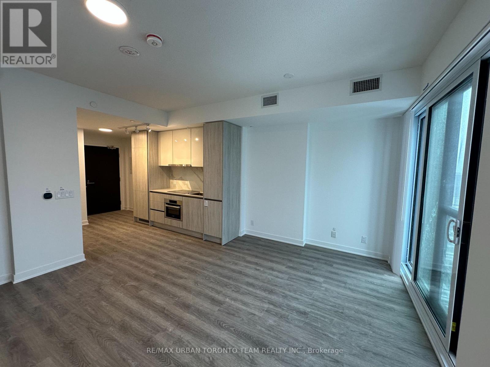2811 - 180 Front Street E, Toronto, Ontario  M5A 0K9 - Photo 2 - C12944826