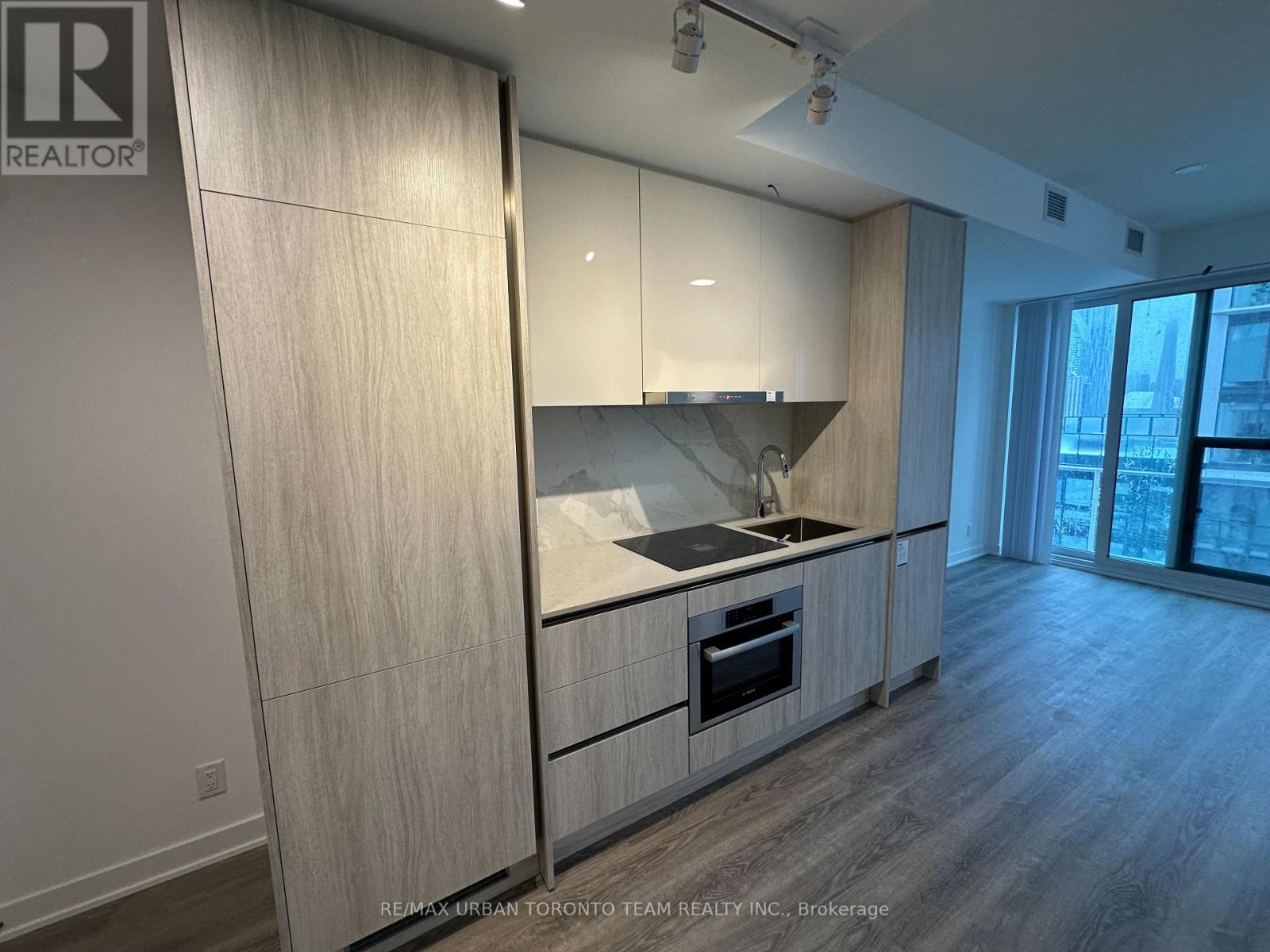 2811 - 180 Front Street E, Toronto, Ontario  M5A 0K9 - Photo 3 - C12944826