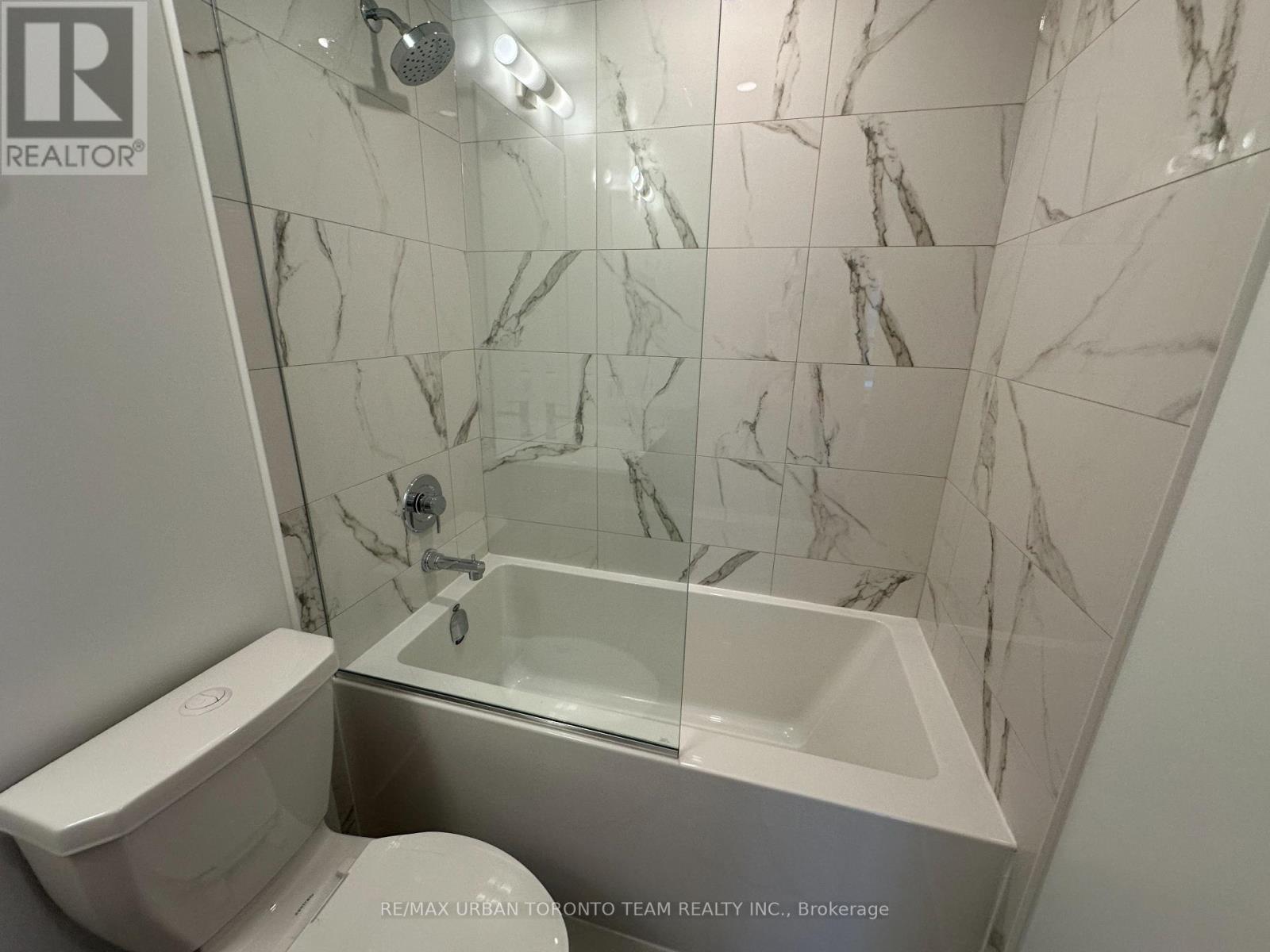 2811 - 180 Front Street E, Toronto, Ontario  M5A 0K9 - Photo 8 - C12944826