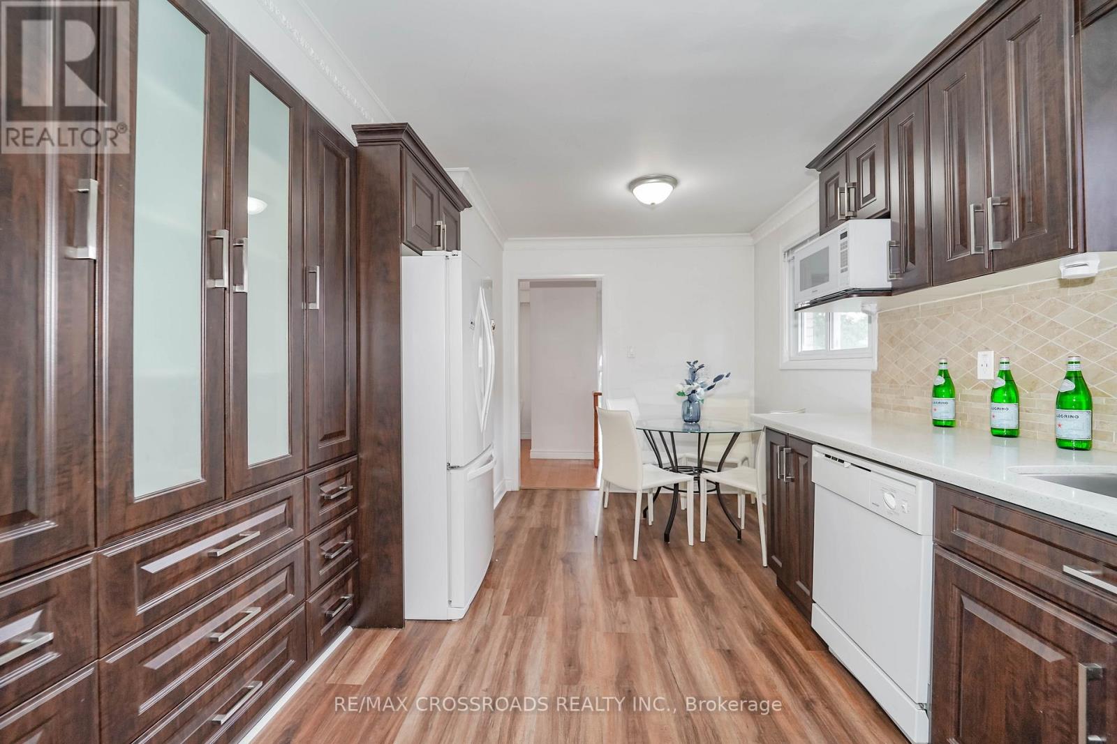 8 TOPAZ GATE, Toronto, Ontario