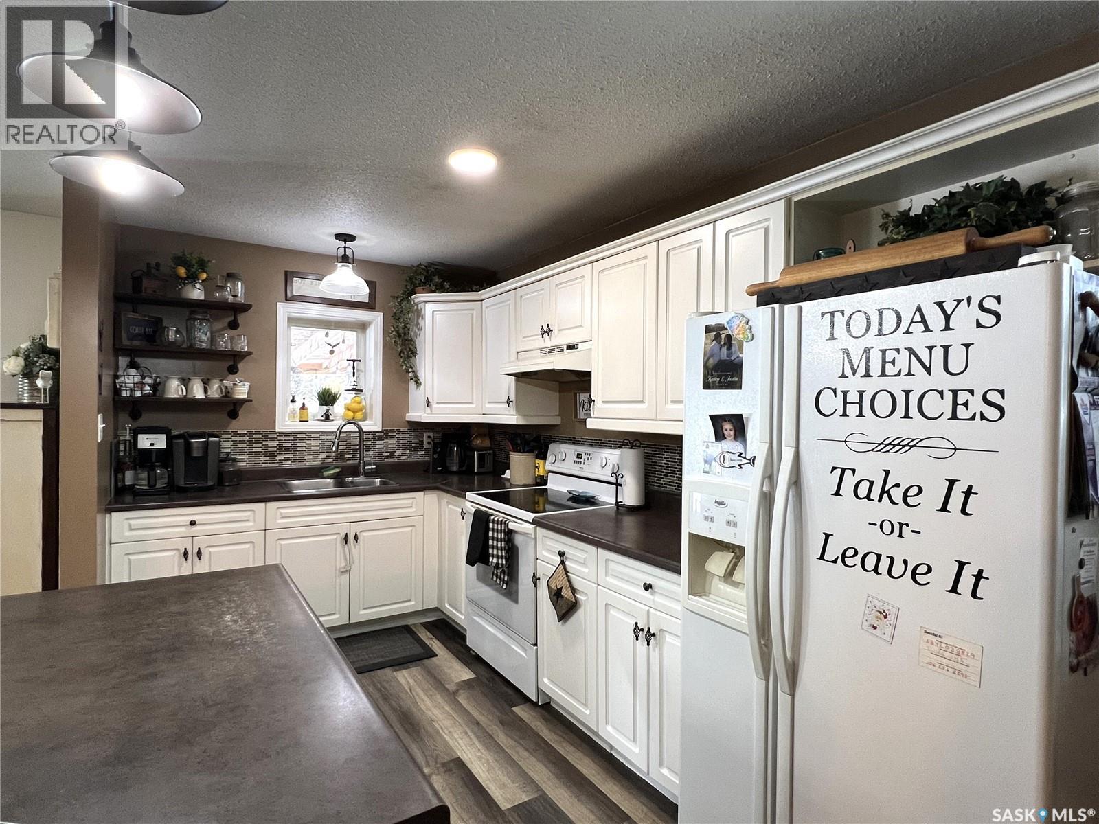 113 2nd Avenue Se, Dorintosh, Saskatchewan  S0M 0T0 - Photo 8 - SK031695