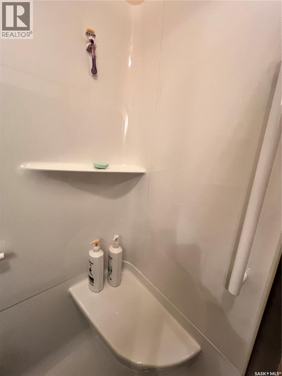 195 Ensign Street, Pennant, Saskatchewan  S0N 1X0 - Photo 13 - SK031660