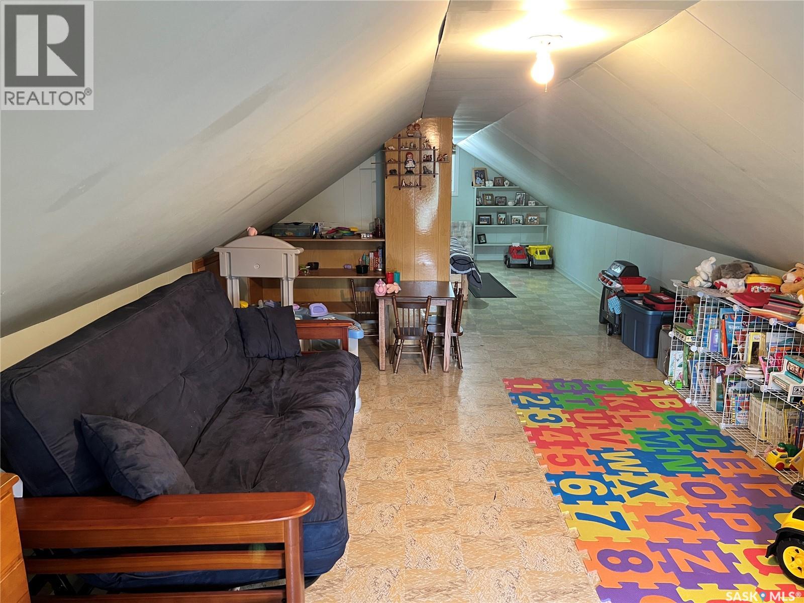 195 Ensign Street, Pennant, Saskatchewan  S0N 1X0 - Photo 17 - SK031660