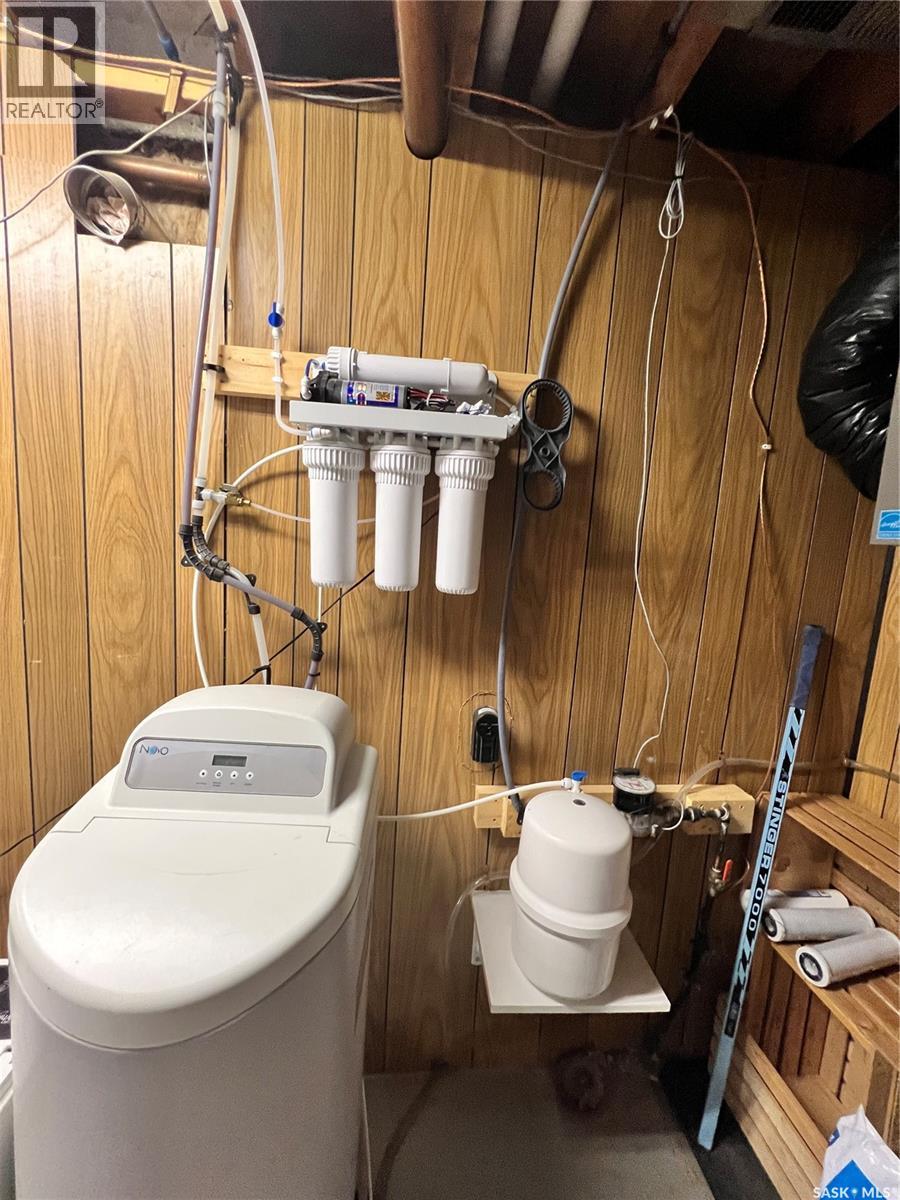 195 Ensign Street, Pennant, Saskatchewan  S0N 1X0 - Photo 29 - SK031660