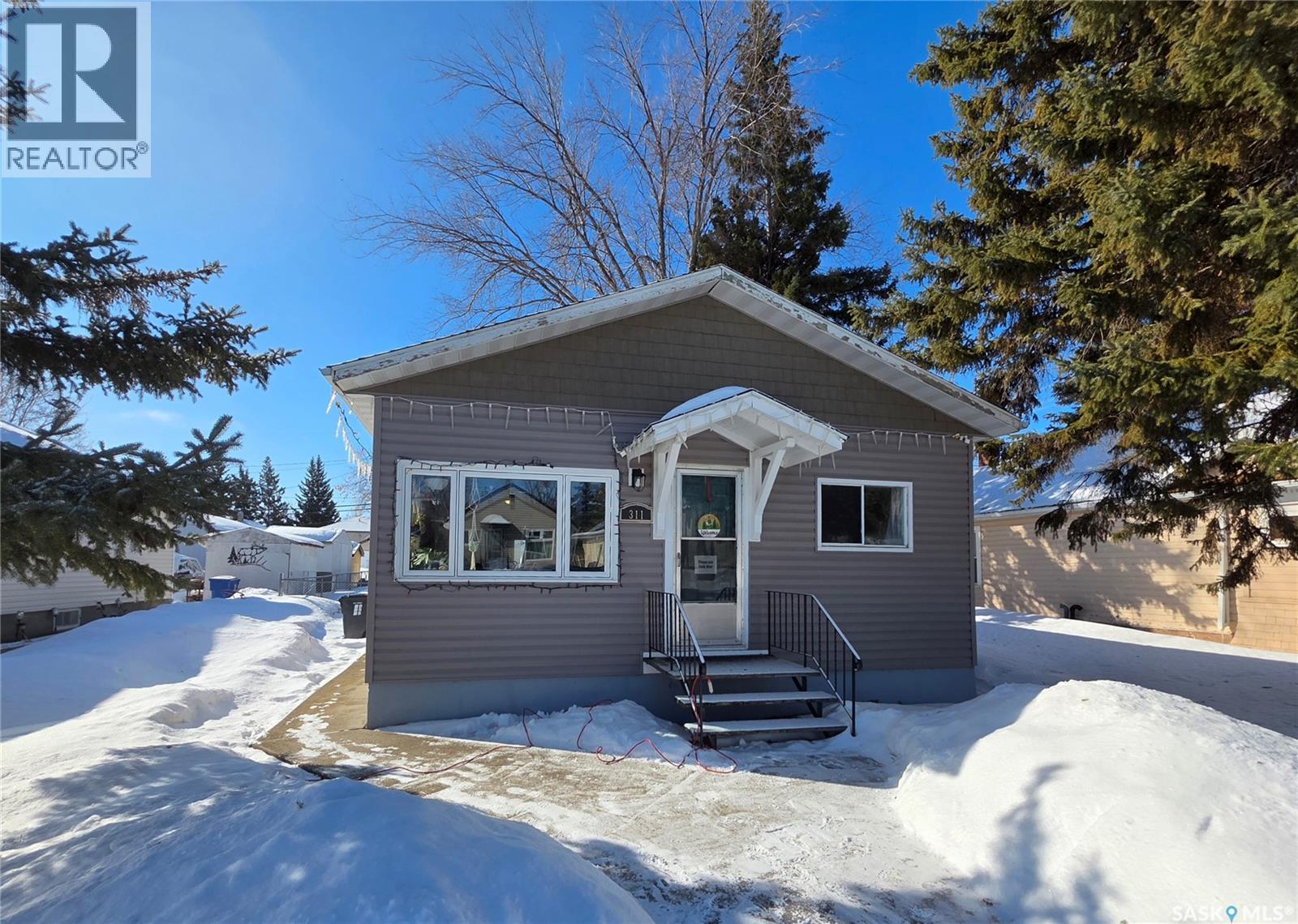 311 5th AVENUE E, melville, Saskatchewan