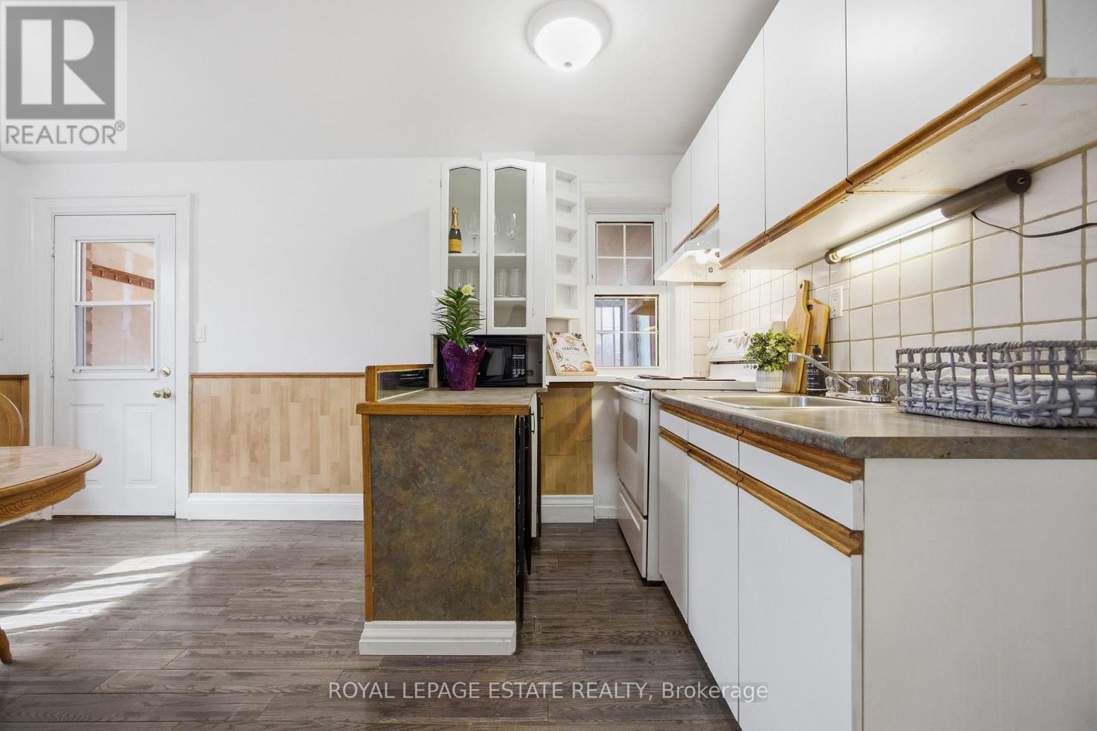 22 Medford Avenue, Toronto, Ontario  M1L 4G2 - Photo 7 - E12944690