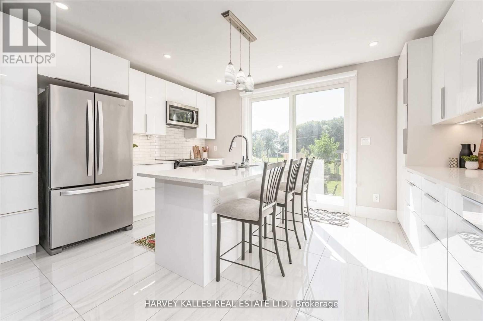 Room - 26 Leyton Avenue, Toronto, Ontario  M1L 3T4 - Photo 4 - E12944800