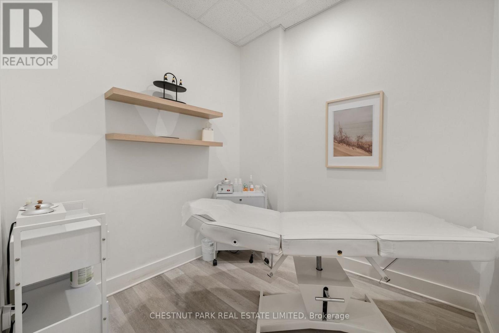 296 Main Street, Prince Edward County, Ontario  K0K 2T0 - Photo 12 - X12537798