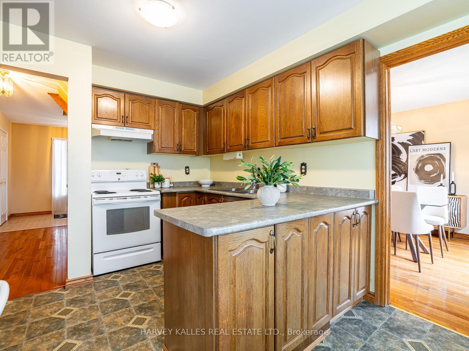 23 Veronica Crescent, East Gwillimbury, Ontario  L0G 1V0 - Photo 13 - N12944802