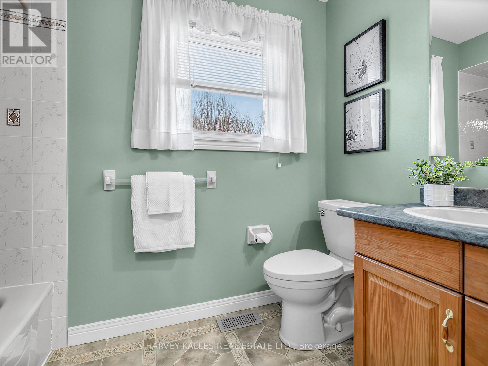 23 Veronica Crescent, East Gwillimbury, Ontario  L0G 1V0 - Photo 28 - N12944802