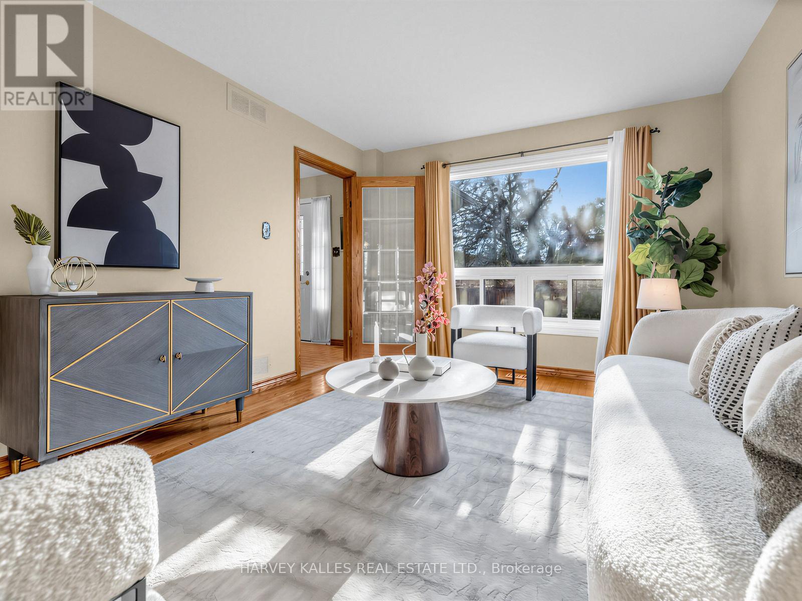 23 Veronica Crescent, East Gwillimbury, Ontario  L0G 1V0 - Photo 7 - N12944802