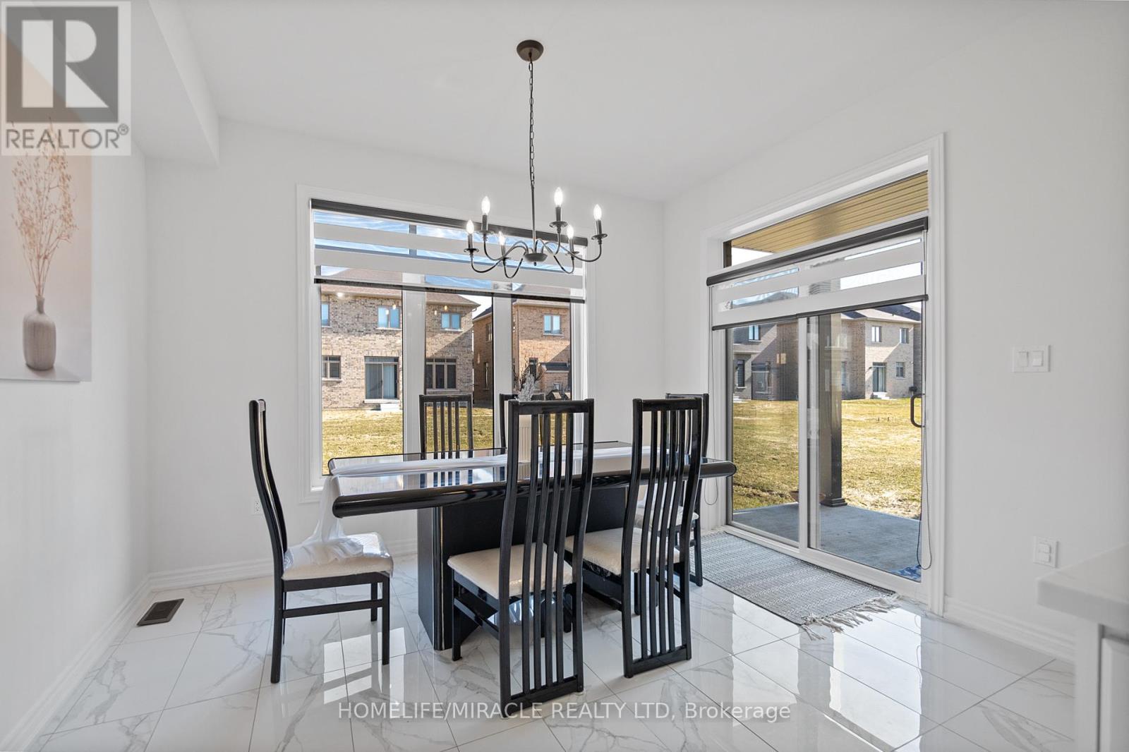 57 Ferragine Crescent, Bradford West Gwillimbury, Ontario  L3Z 4K2 - Photo 13 - N12944860