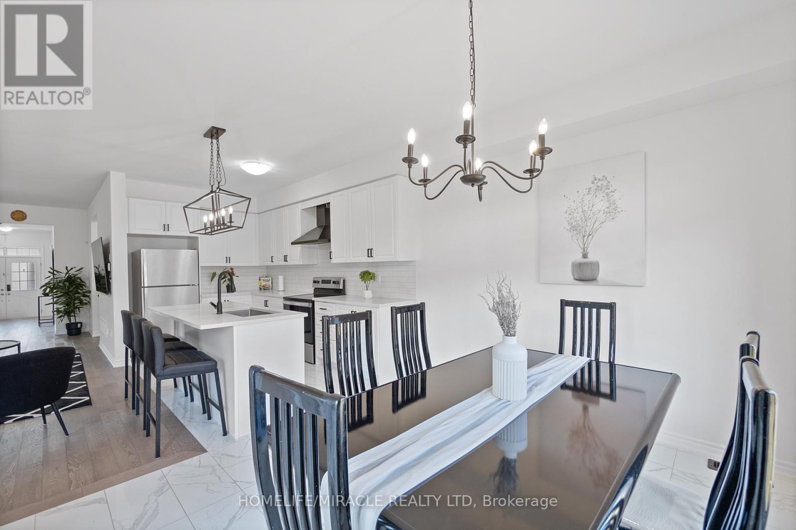 57 Ferragine Crescent, Bradford West Gwillimbury, Ontario  L3Z 4K2 - Photo 15 - N12944860