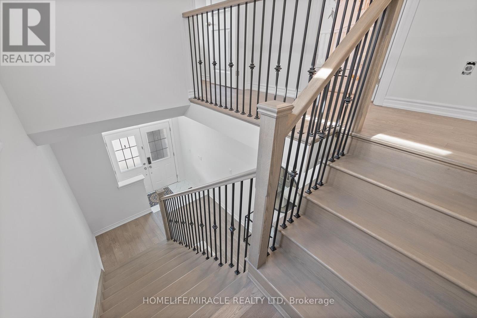 57 Ferragine Crescent, Bradford West Gwillimbury, Ontario  L3Z 4K2 - Photo 18 - N12944860