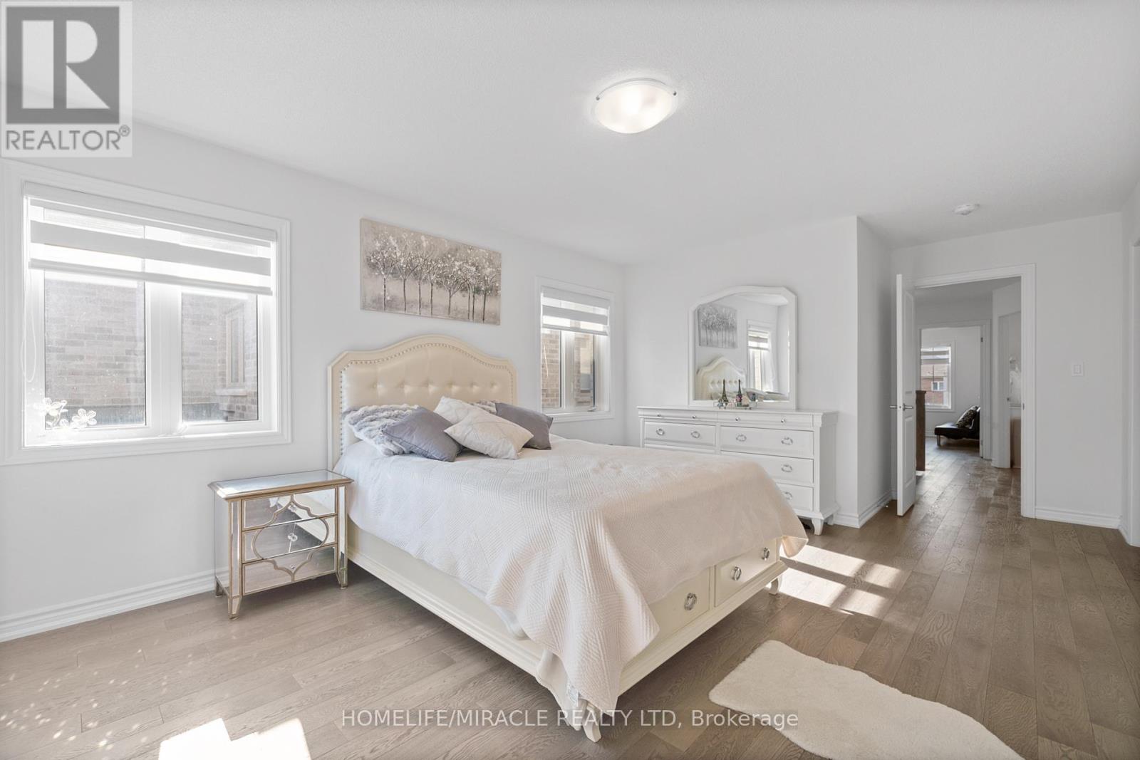 57 Ferragine Crescent, Bradford West Gwillimbury, Ontario  L3Z 4K2 - Photo 21 - N12944860