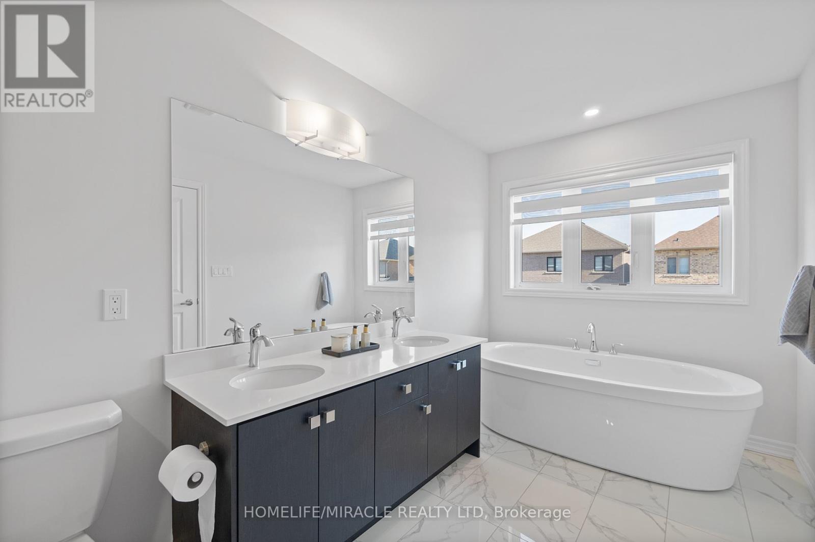 57 Ferragine Crescent, Bradford West Gwillimbury, Ontario  L3Z 4K2 - Photo 23 - N12944860