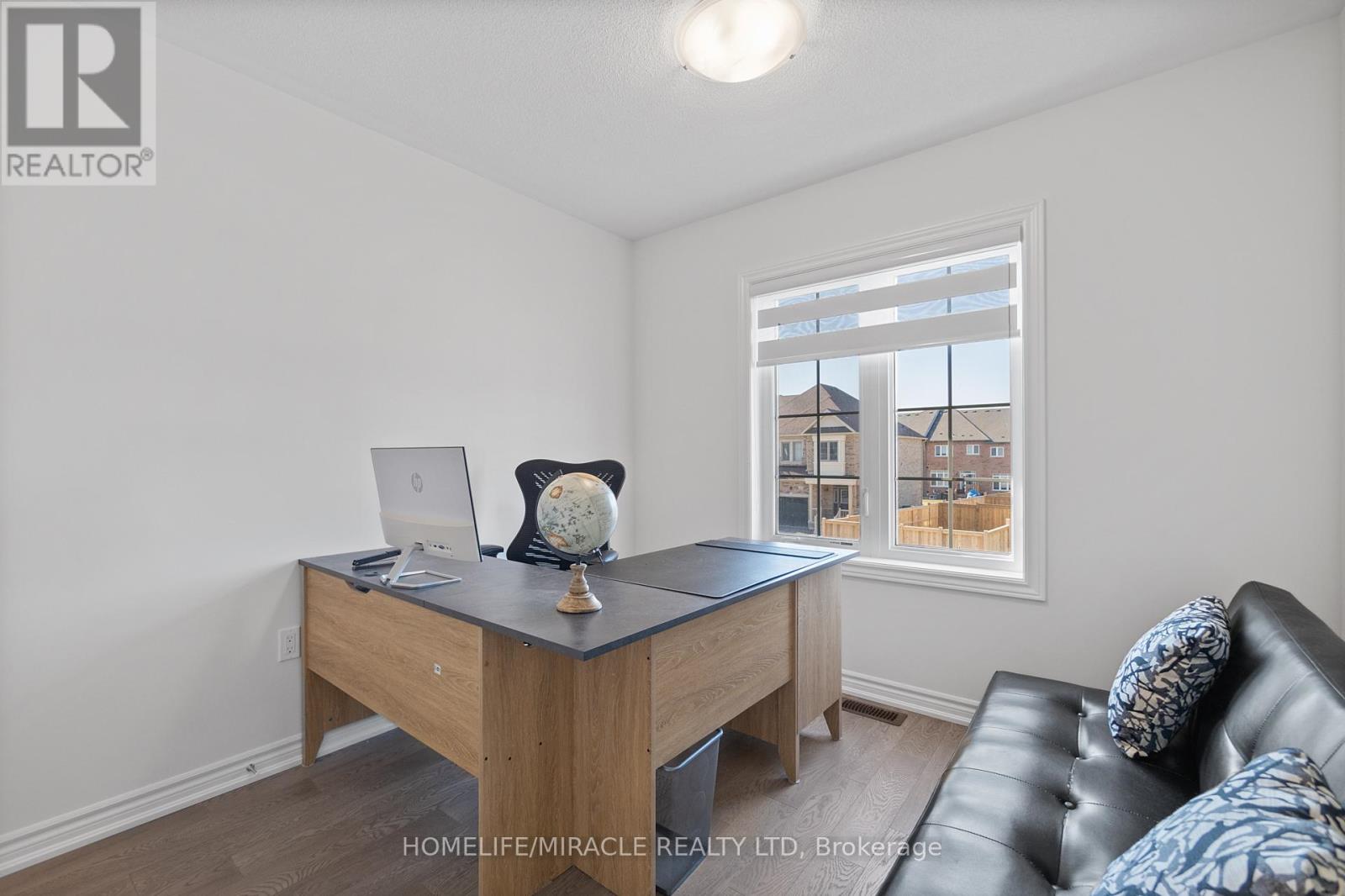 57 Ferragine Crescent, Bradford West Gwillimbury, Ontario  L3Z 4K2 - Photo 25 - N12944860