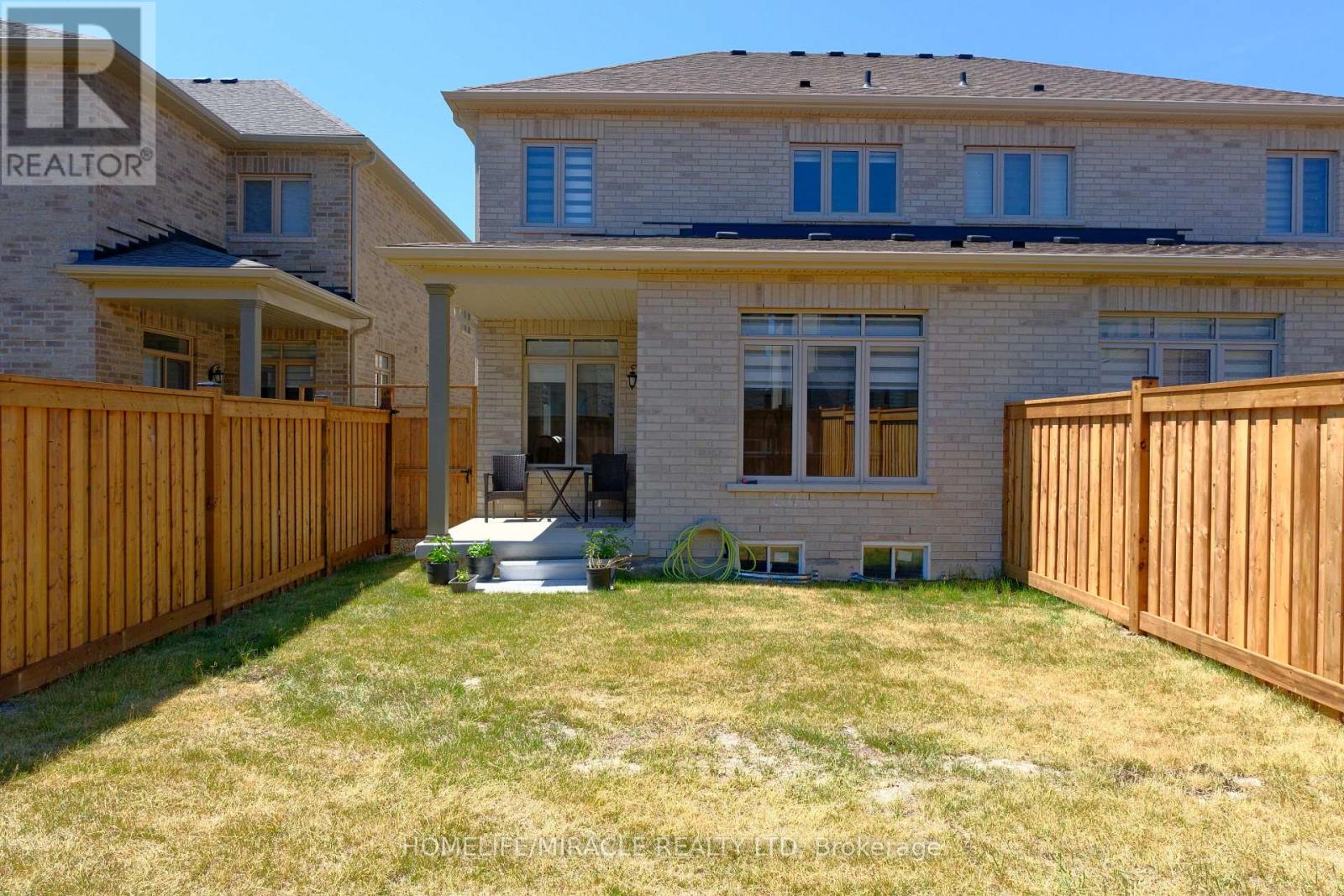 57 Ferragine Crescent, Bradford West Gwillimbury, Ontario  L3Z 4K2 - Photo 36 - N12944860