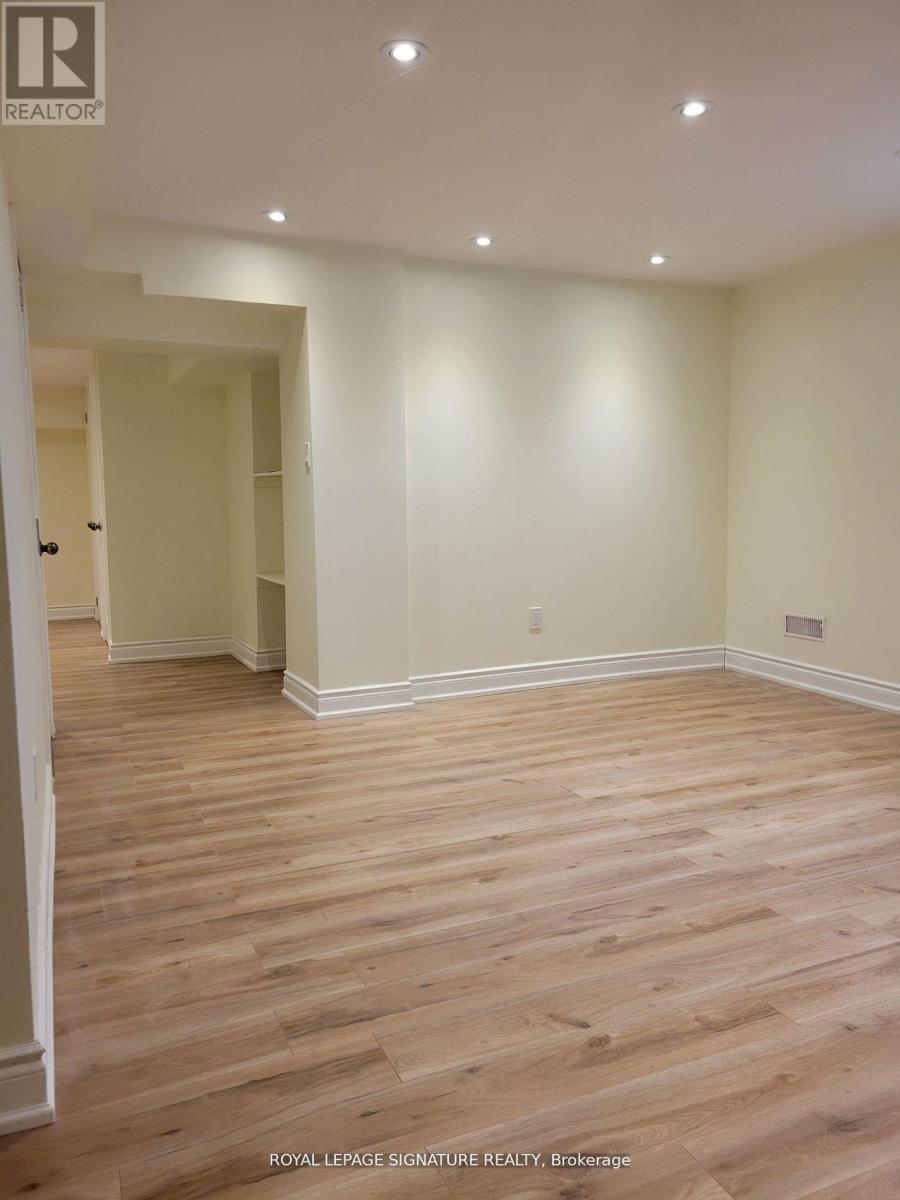 Lower - 42 Ambleside Crescent, Markham, Ontario  L3R 7T2 - Photo 9 - N12944870