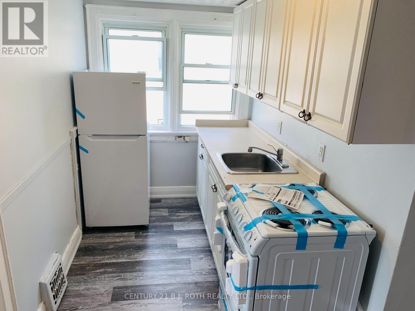 156 Dunlop Street W, Barrie, Ontario  L4N 1B2 - Photo 15 - S12944718