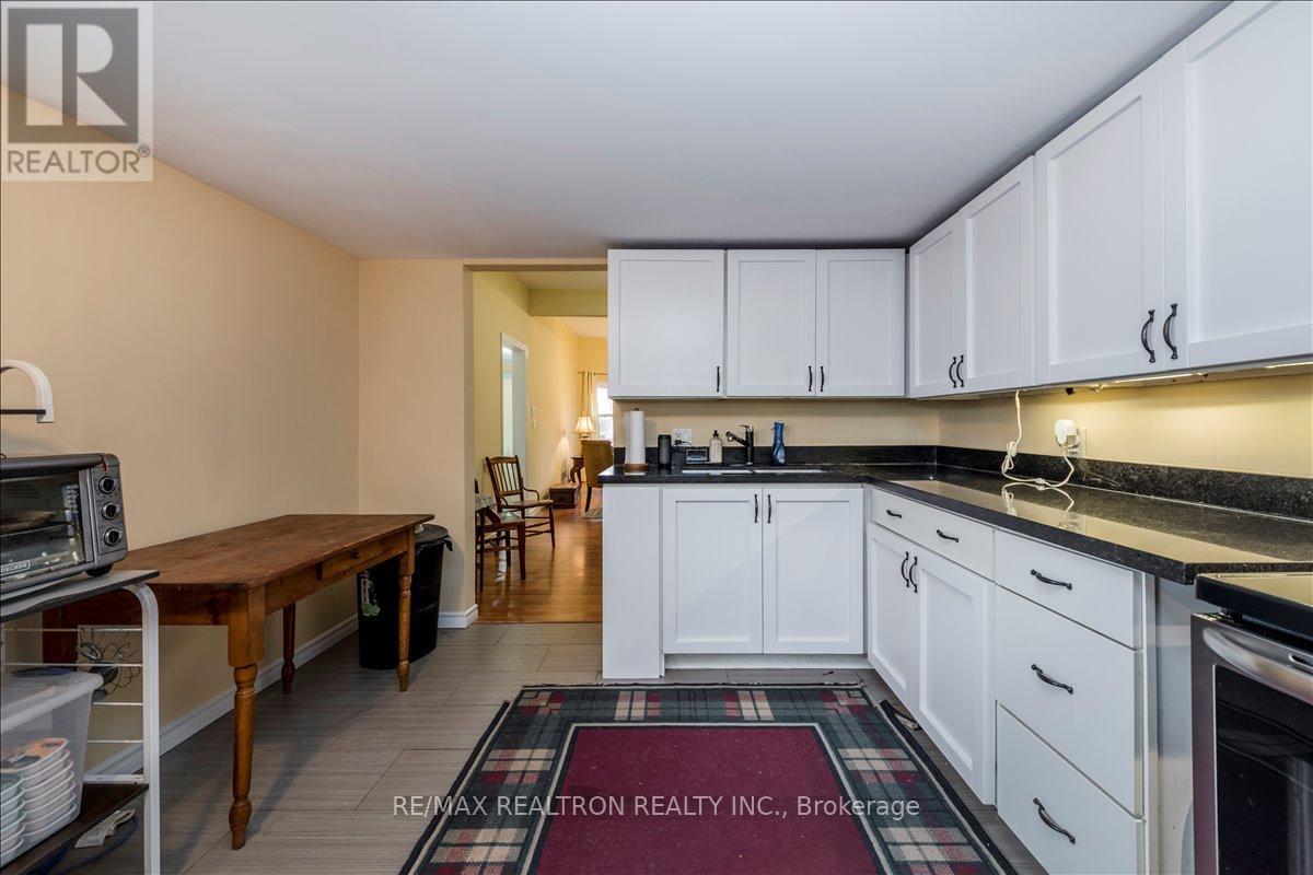 86 John Street, Barrie, Ontario  L4N 2K5 - Photo 10 - S12944762