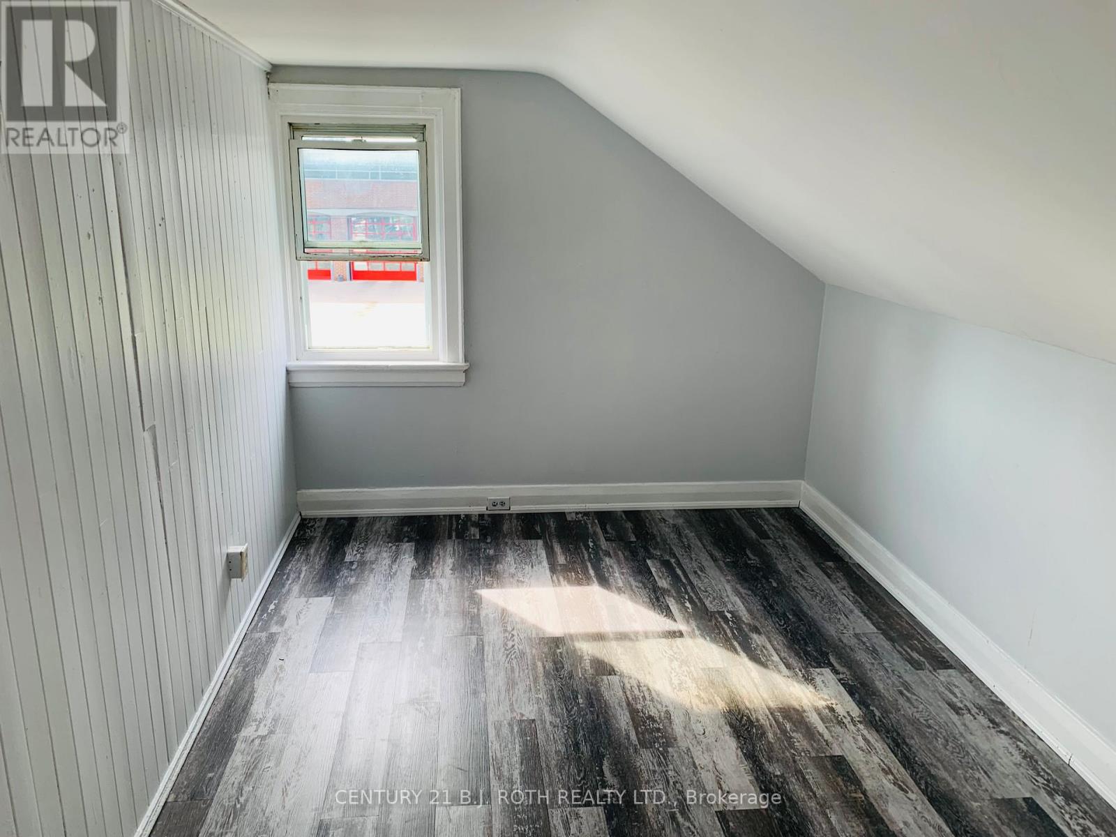 156 Dunlop Street W, Barrie, Ontario  L4N 1B2 - Photo 12 - S12944886