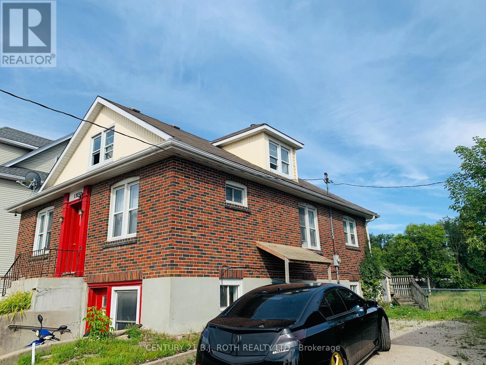 156 Dunlop Street W, Barrie, Ontario  L4N 1B2 - Photo 3 - S12944886