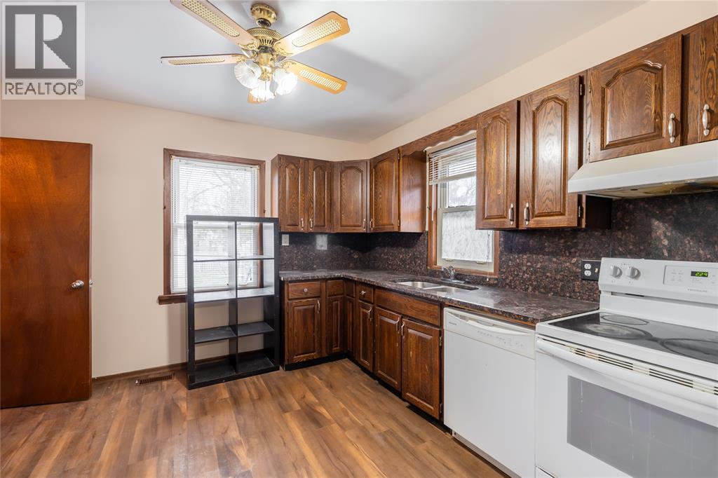 548 Devine Street, Sarnia, Ontario  N7T 1W6 - Photo 14 - 26006748